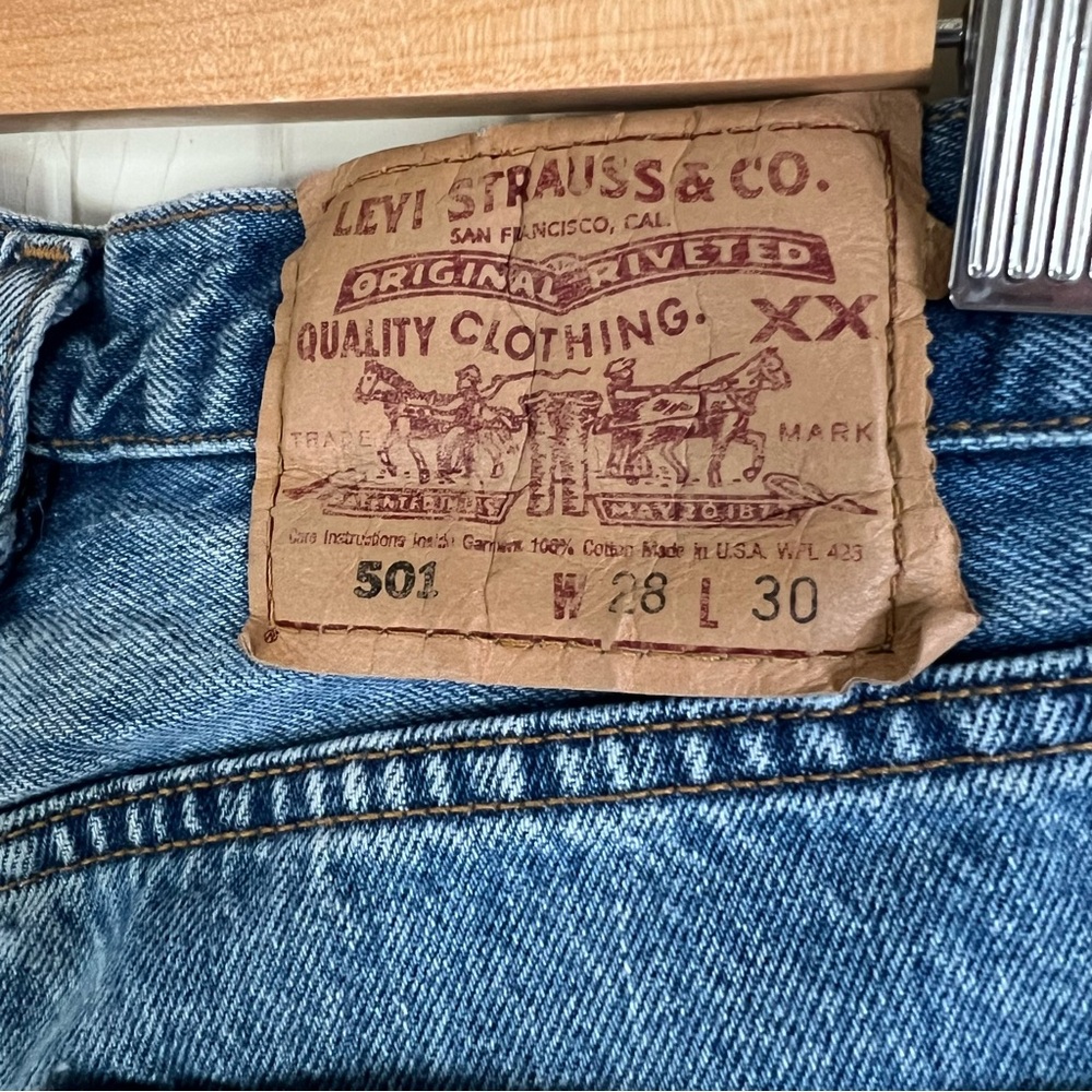 Vintage Levi 501’s | Small/XSmall (Size 25ish) - Picture 3 of 4